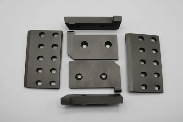 DURON heavy-duty hot mill shear blades engineered with high thermal fatigue and red-hardness resistance for hot rolling lines.